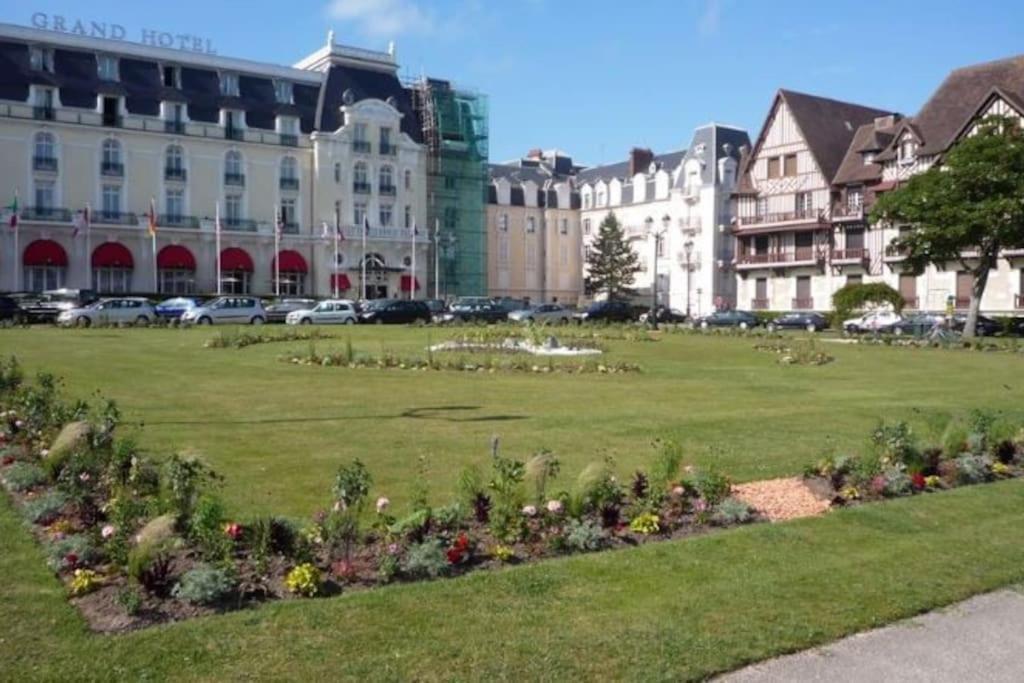 Nice Flat 400 M From Beach & Center Cabourg Extérieur photo