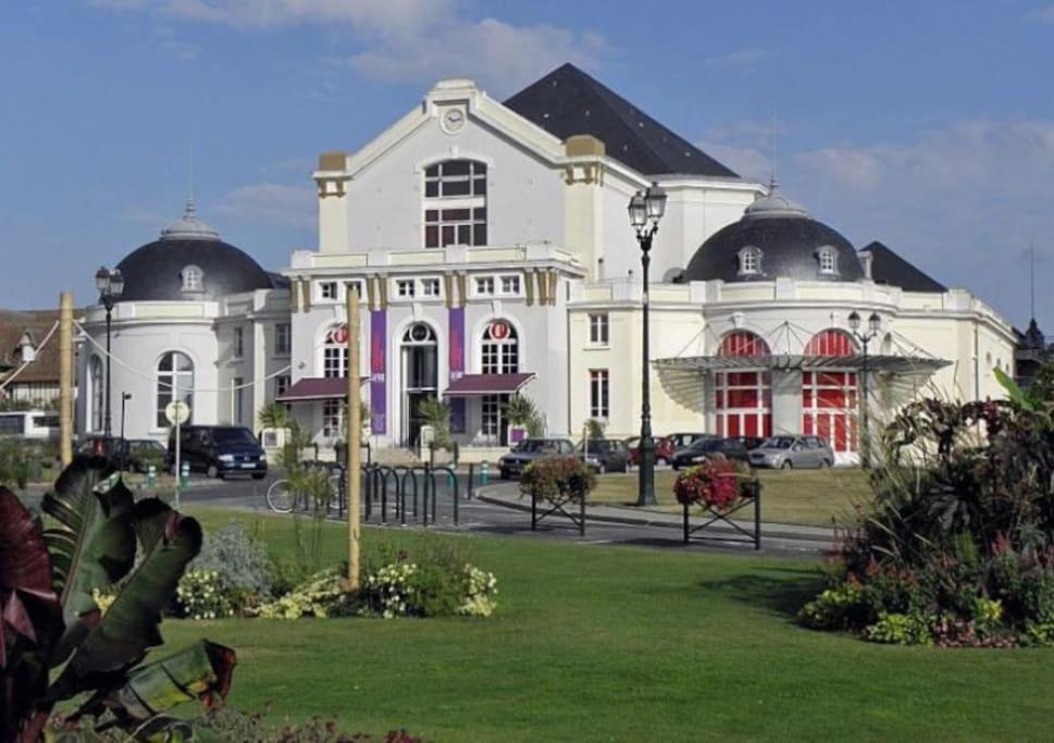 Nice Flat 400 M From Beach & Center Cabourg Extérieur photo